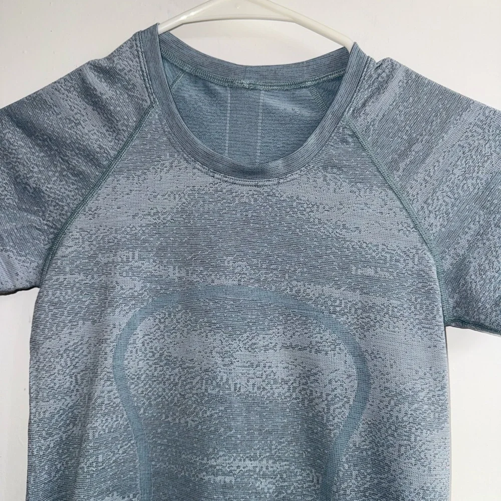 Lululemon Swiftly Speed Short Sleeve size 4 - Picture 7 of 11